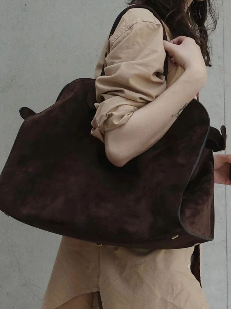 Yumí  Suède Shoulder Bag