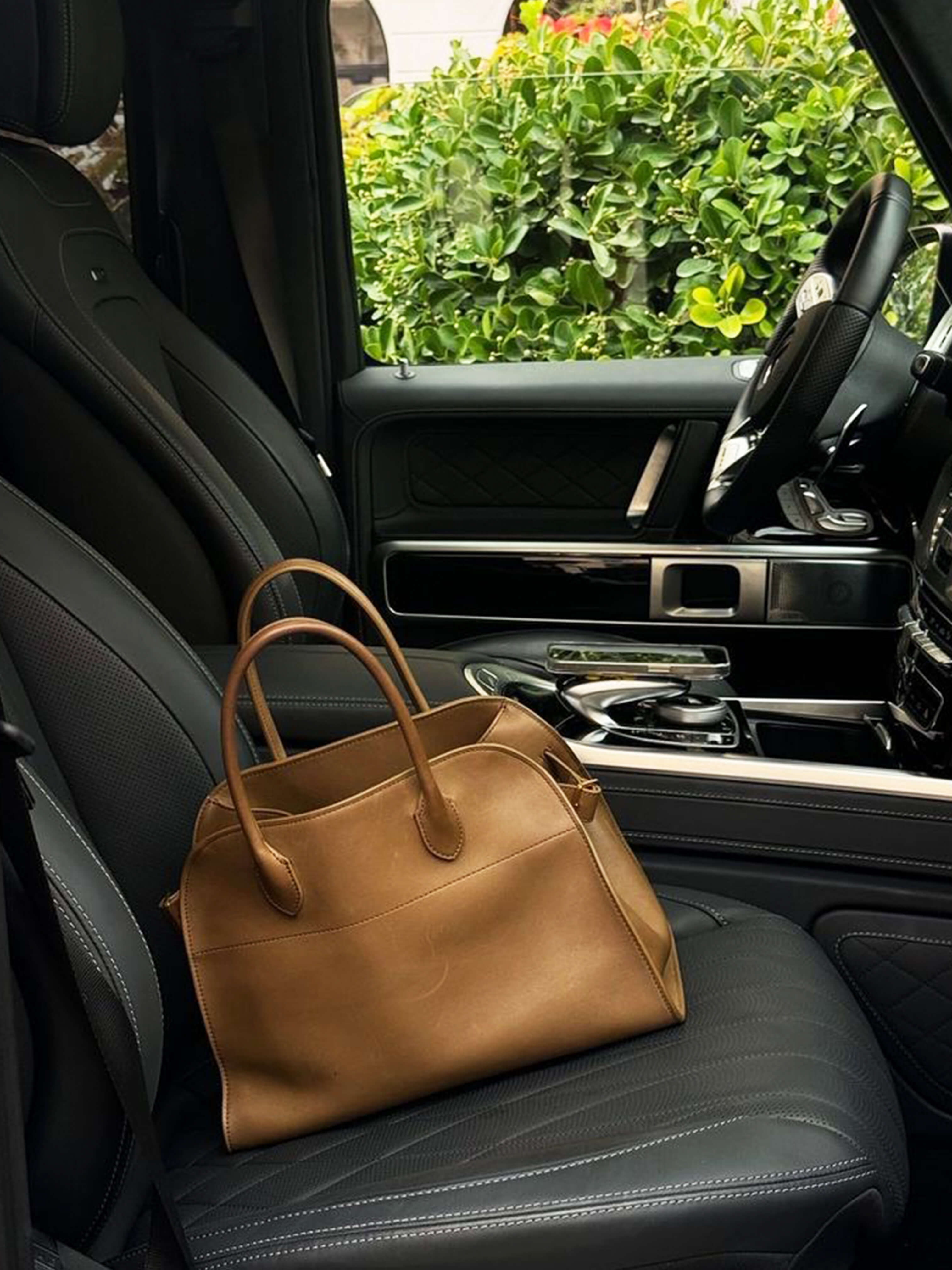 Yumí  Suède Shoulder Bag