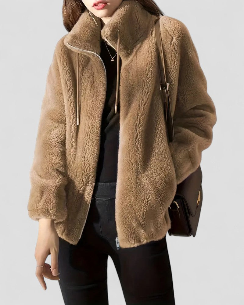 Women Teddy Coat with Zip Up Design